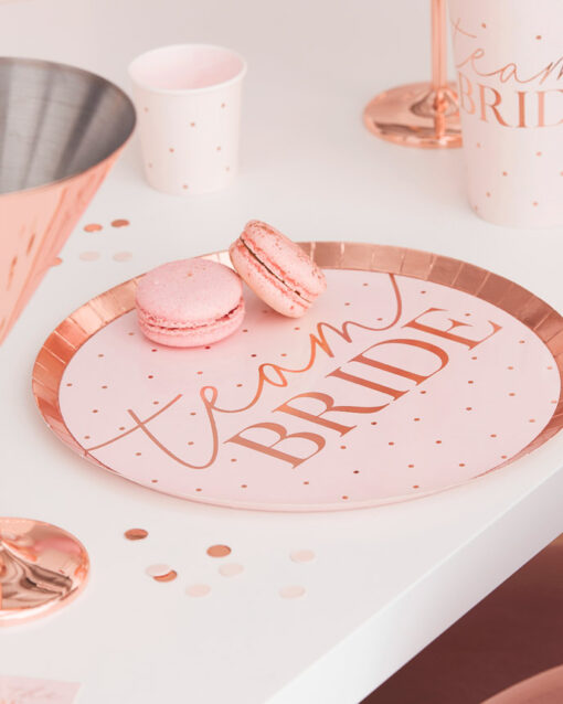 Blush pink og rose gold Team Bride paptallerkener