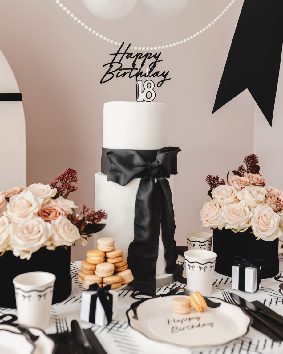 Cremefarvede fødselsdagstallerkener med sløjfe - Billede 3