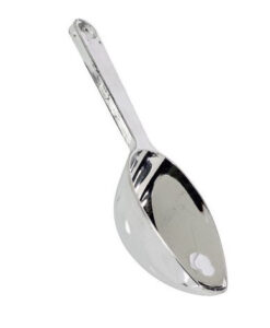 Sølvfarvet plastikske til slik buffet ved konfirmation