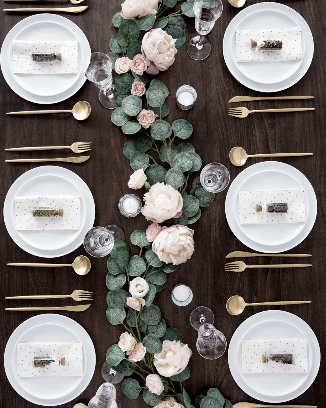 borddækning i rustik stil til bryllupsfest